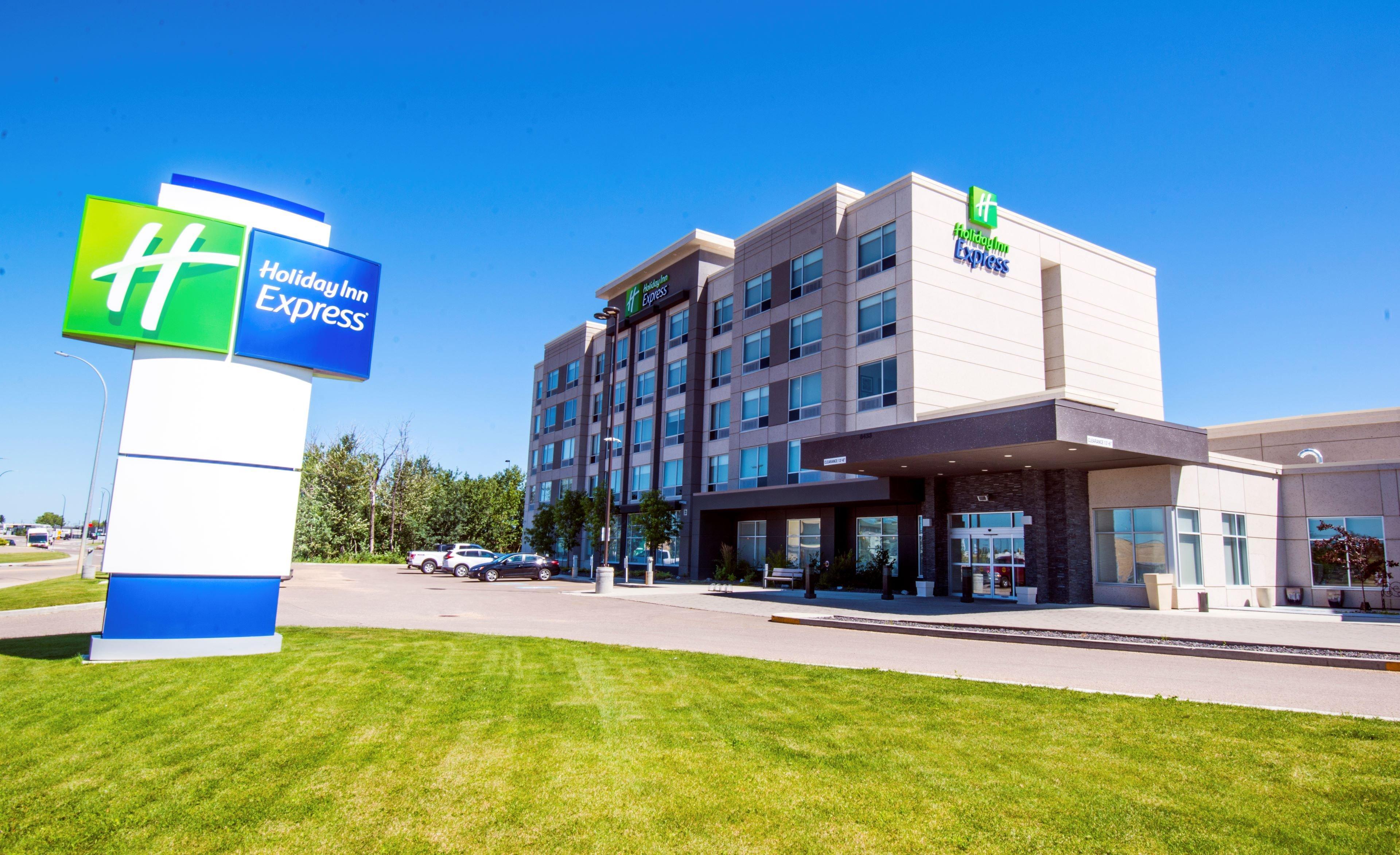 Holiday Inn Express - Red Deer North By Ihg Exterior foto